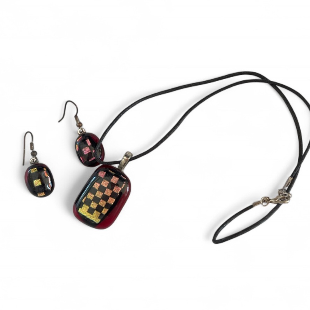 Elegant Multicolor Checkered Pendant and Earring‎ Set